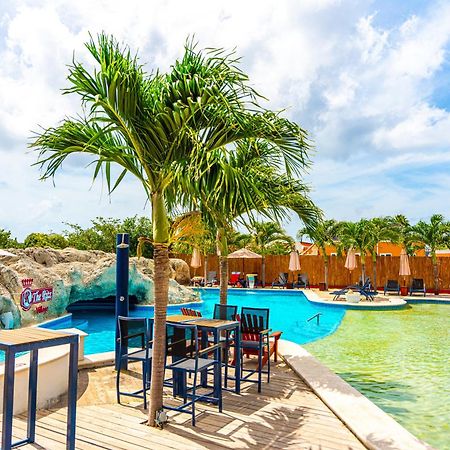 The Ritz Hostel Willemstad Exterior photo