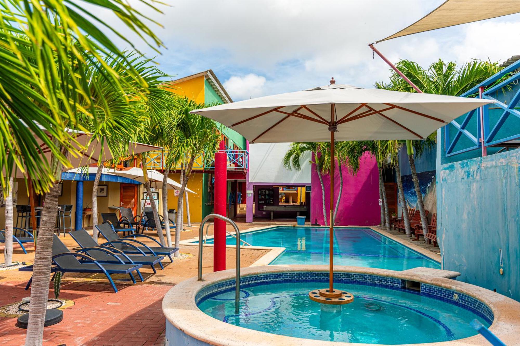 The Ritz Hostel Willemstad Exterior photo